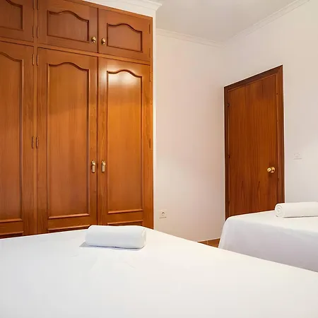 Exclusivo Con Balcones Aire Acondicionado Garaje Wifi Solo Se Aceptan Familias Y Parejas