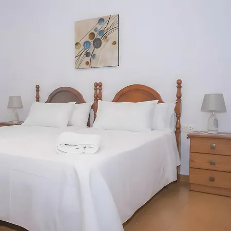 Exclusivo Con Balcones Aire Acondicionado Garaje Wifi Solo Se Aceptan Familias Y Parejas Apartment *