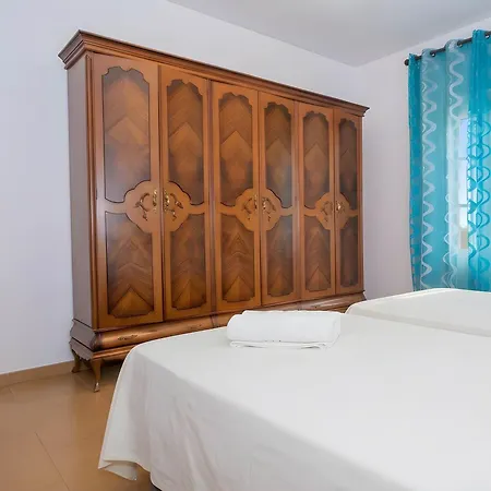 Exclusivo Con Balcones Aire Acondicionado Garaje Wifi Solo Se Aceptan Familias Y Parejas